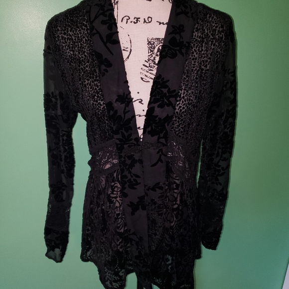Nwot Chico's Lace Cardigan Top size 0(Small) - Picture 1 of 3